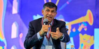 Raghuram Rajan: 'My wife doesn't want me to join politics; Rahul Gandhi is smart, intelligent'