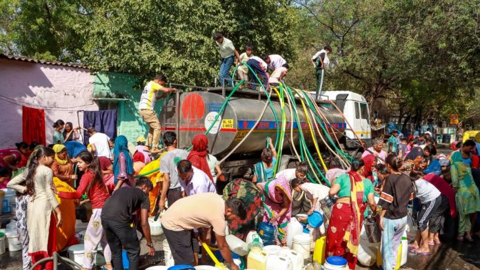 BJP held a protest march against the water crisis in Delhi