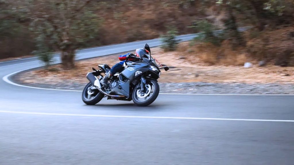 Kawasaki Ninja 500 Road Test Review Comfort