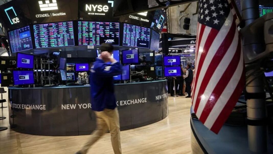 Stocks fall- Investors eye US jobs data and Fed policy | Big news for investors