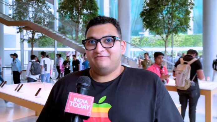 Mumbai man orders iPhone 16 online in minutes despite standing in line for 21 hours