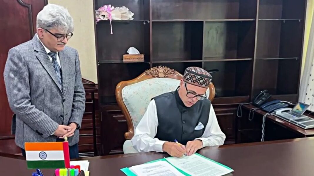 Article 370 issue missing in Omar Abdullah's first cabinet meeting, opposition raises questions