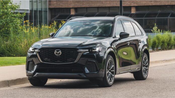 2025 Mazda CX-70 exterior showcasing a sleek, modern design.