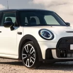 Mini Cooper S Five-door स्पोर्टी परफॉर्मन्स में धांसू और शानदार प्रदर्शन के साथ