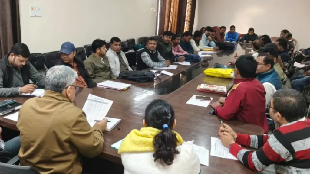 PM Awas Yojana: यूपी के 2 लाख लाभार्थियों के खाते में आए ₹1 लाख, ऐसे चेक करें नाम 2 PM Awas Yojana